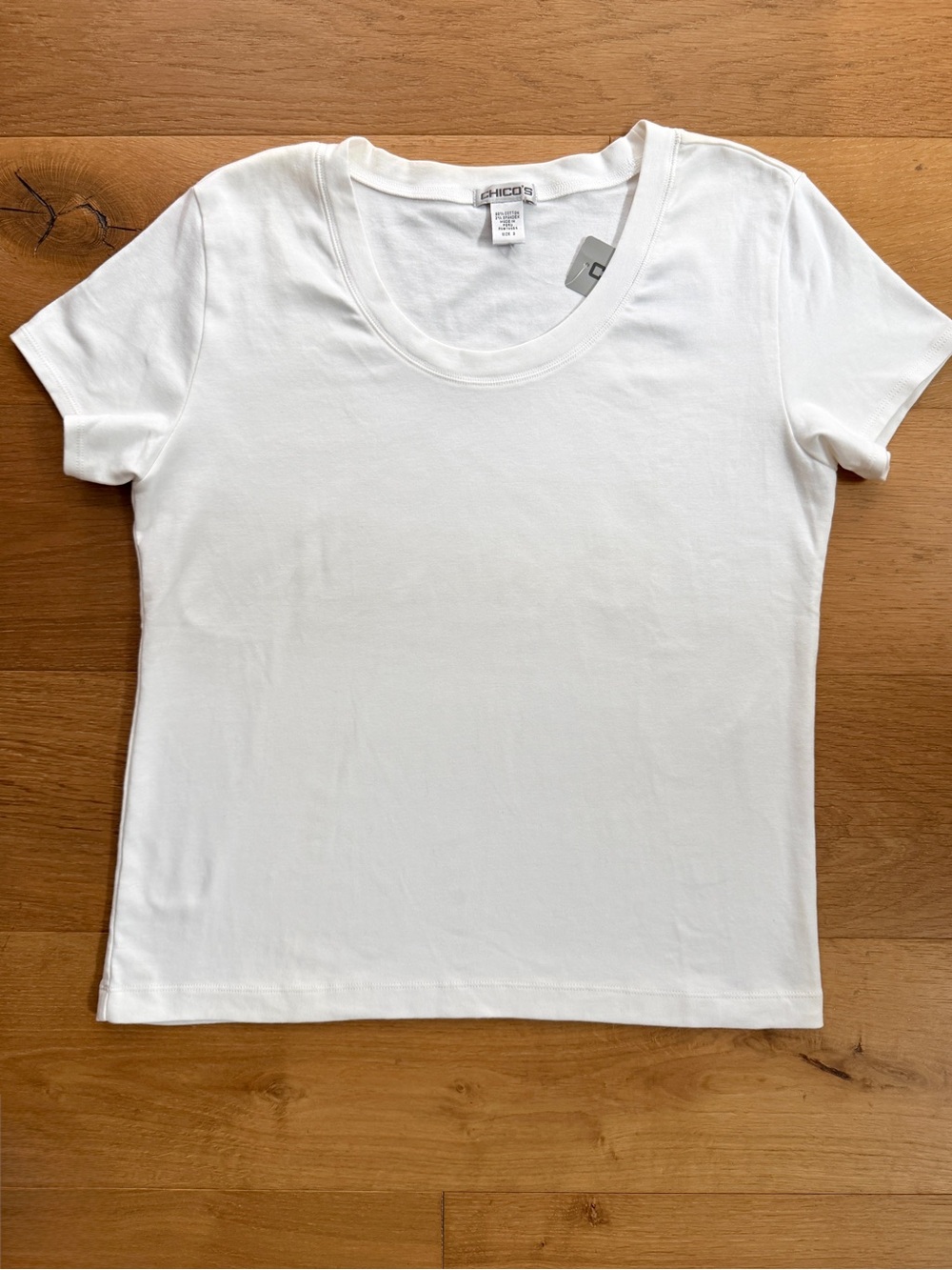 NWT Chicos Gilley Cotton Stretch Scoop Neck Tee Shirt Top Optic White Sz 2/Large